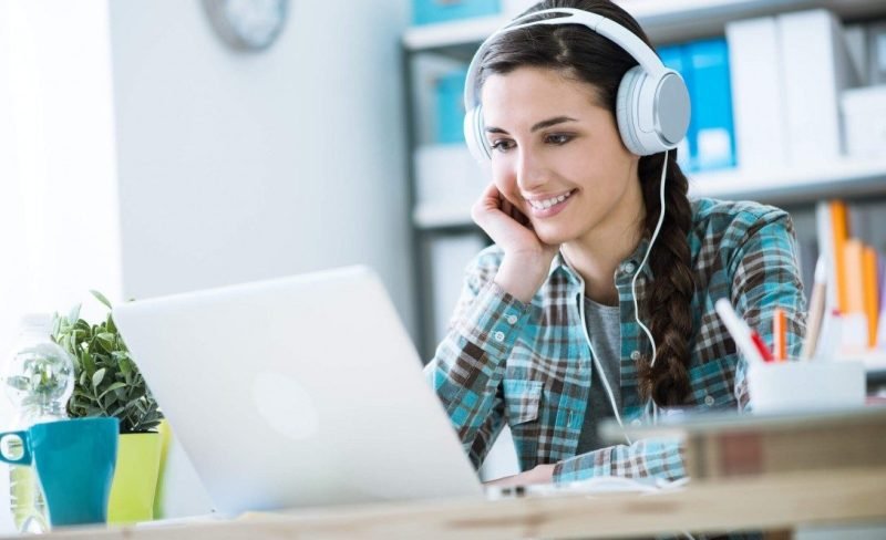 english-studentiStock-512058584_1088x726a